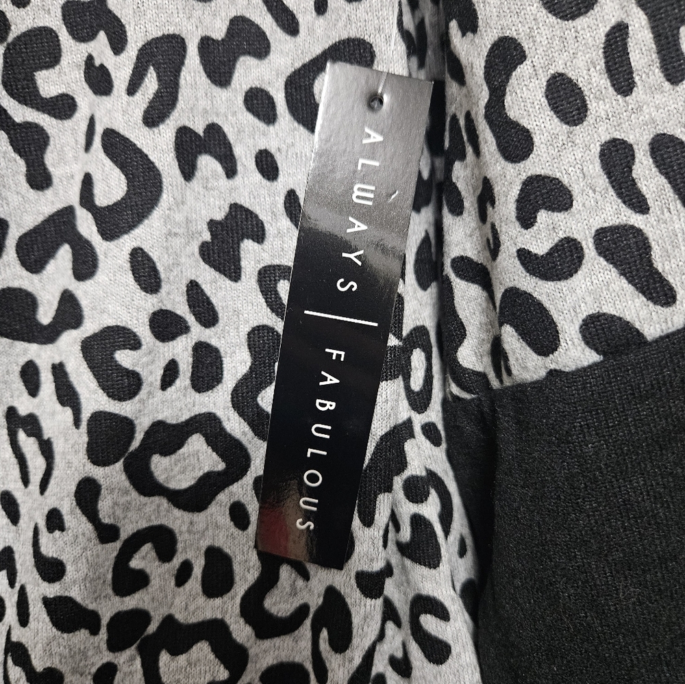 Nwt Cheetah print long sleeve shirt - Picture 4 of 6